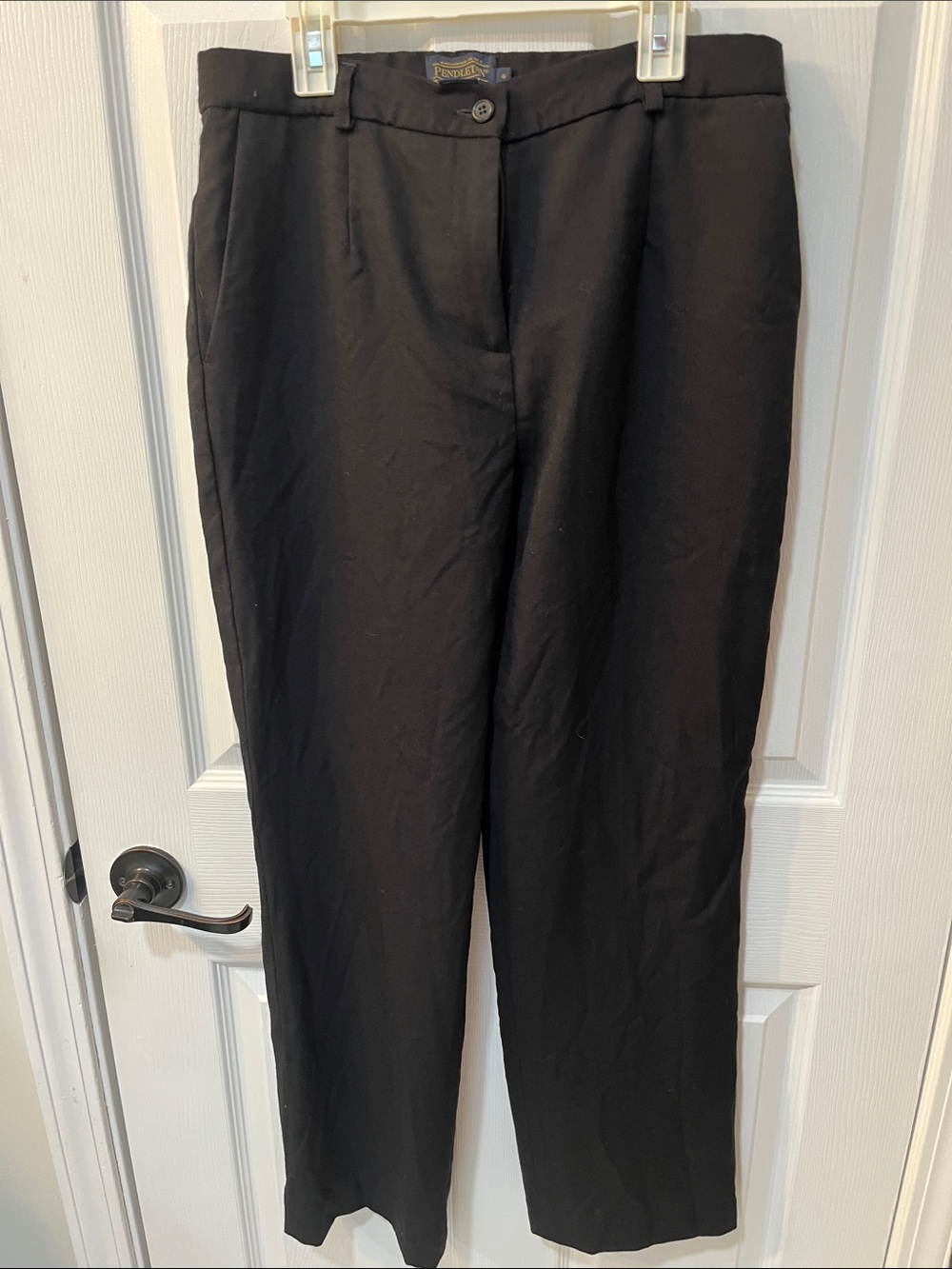 Pendleton Black Straight Leg Pants. 💯 virgin wool. Lined. Size 6.